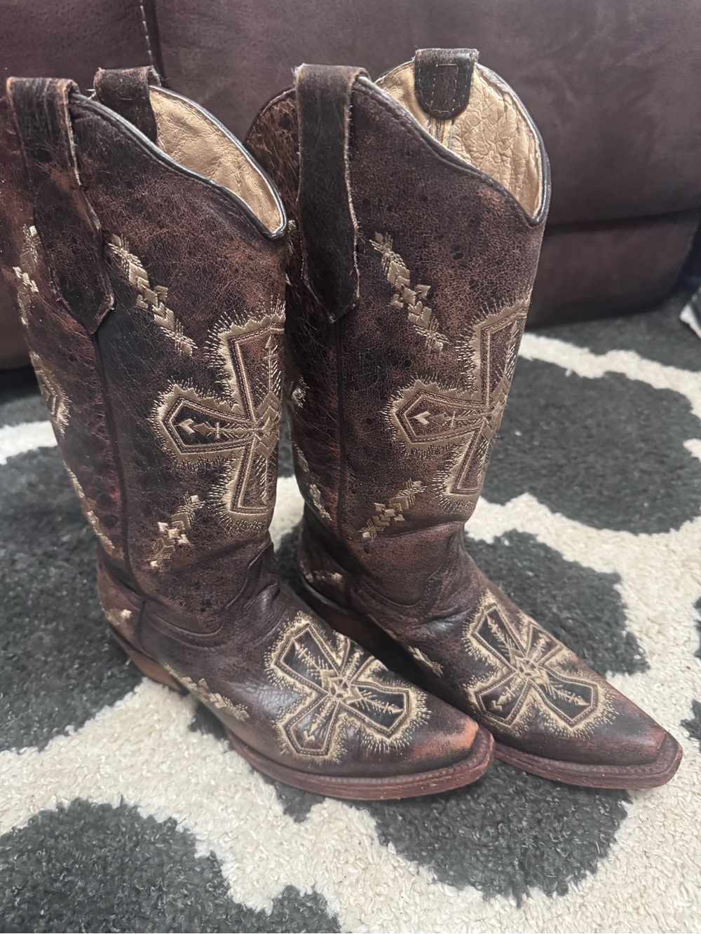 Brown Embroidered Leather Western Boots - cross details